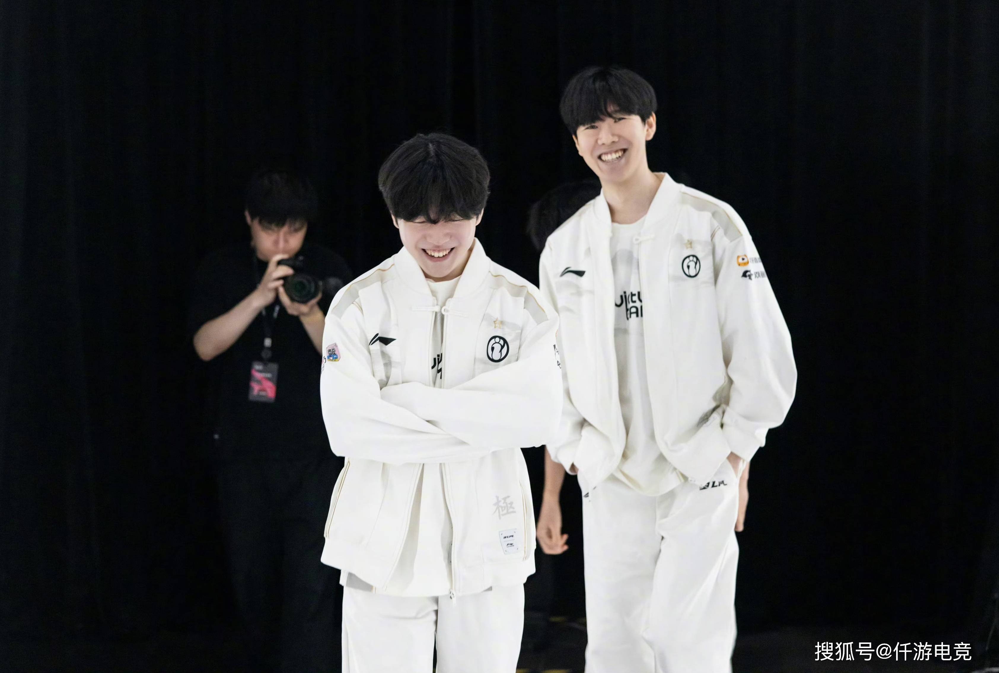 双重压力 双重压力