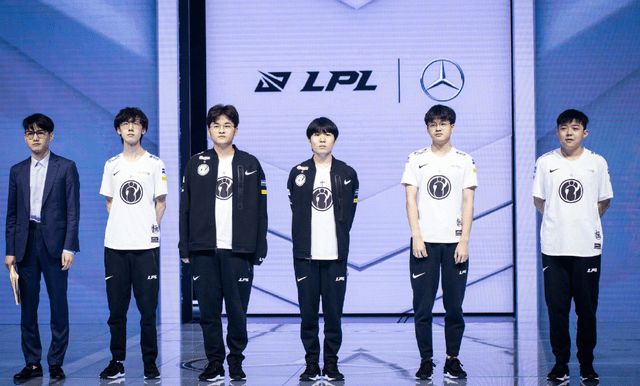 里夫斯留在 里夫斯留在